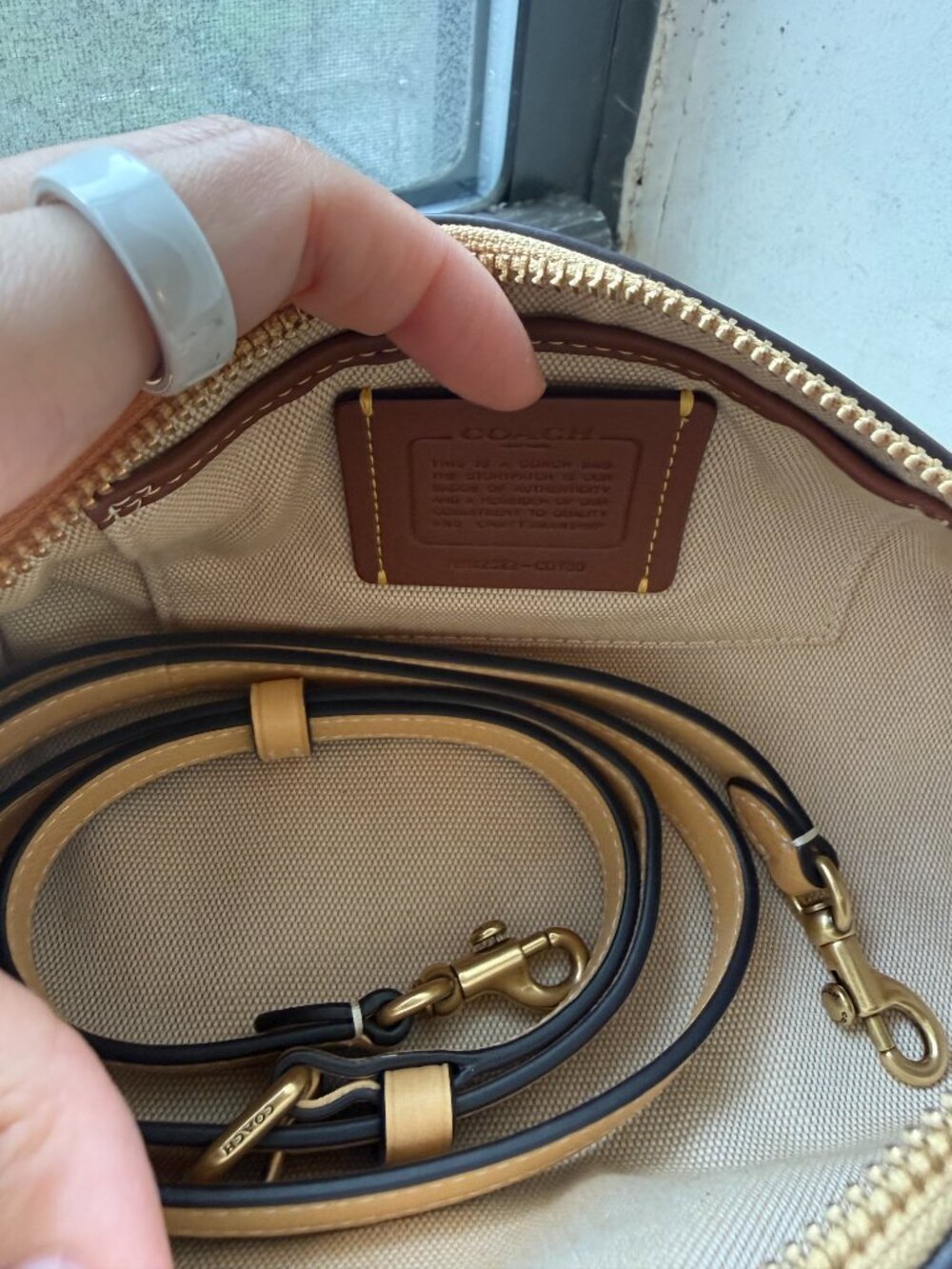Coach Vanilla Barrel bag - Picture 8 of 8